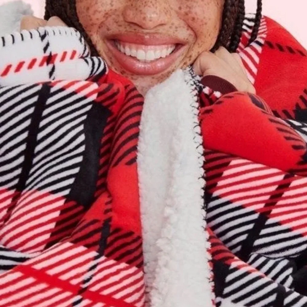 Pink Victoria’s Secret Sherpa Blanket NWT